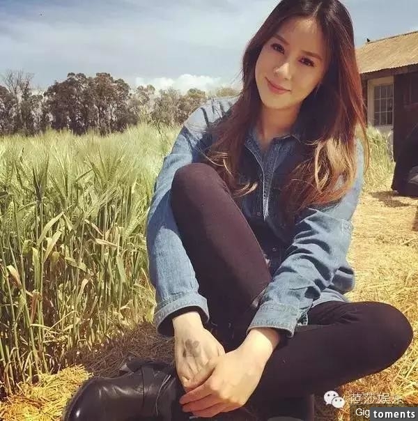 她15歲就被富商追，短短幾年就嫁入豪門，如今32歲的她已經跟英國皇妃過一樣的生活了！