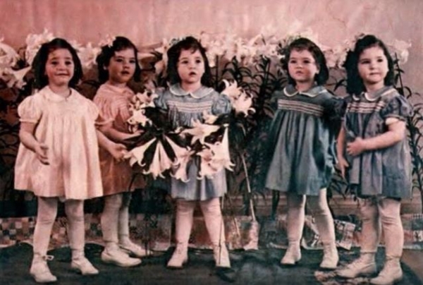 她們是「世界上首例5胞胎女孩」，1934年一出生便受到全球關注，但後來她們的悲慘遭遇會讓你見識到人性醜惡...