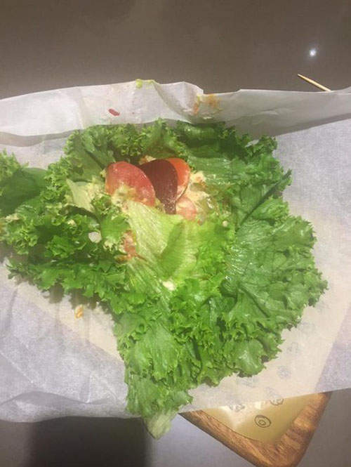 澳洲麥當勞《生菜漢堡》掀開包裝出現衝擊的景象(哭) 澳洲麥當勞《生菜漢堡》掀開包裝出現衝擊的景象(哭)