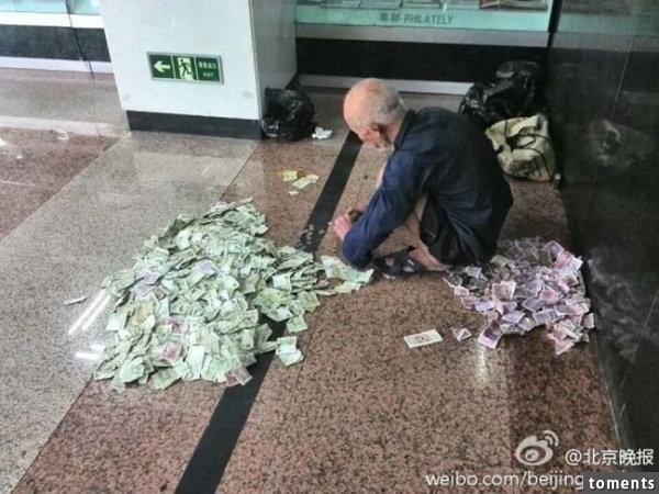 事實上，他乞討來的錢，甚至還可以給他們家庭蓋一棟房子。