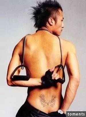 明星身上的紋身,其實隱藏了不可告人的秘密!王菲,謝霆鋒,,張柏芝,貝克漢姆…