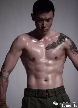 明星身上的紋身,其實隱藏了不可告人的秘密!王菲,謝霆鋒,,張柏芝,貝克漢姆…