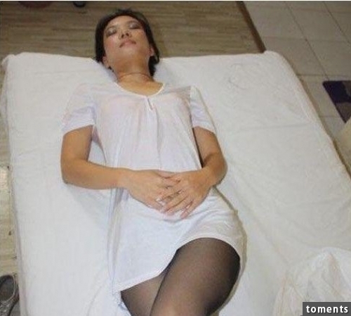 我把前女友灌醉了，扶到了飯店開房間之後.......