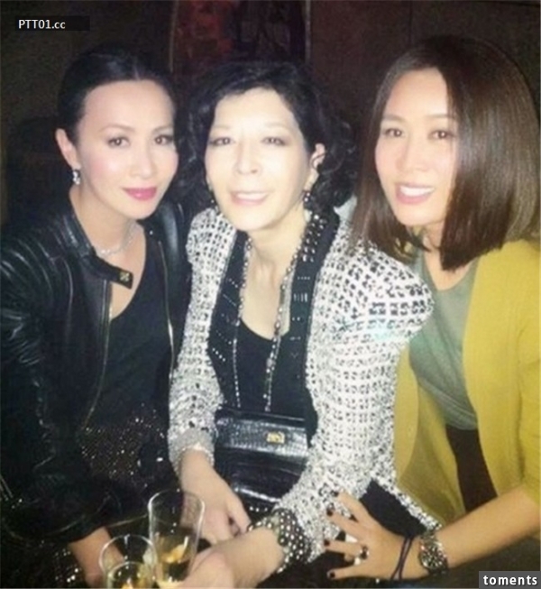 揭穿娛樂圈黑暗私生活！女星各個從端莊淑女變成豪放女的瞬間....，那些夜生活里不堪入目的風流韻照.....！！