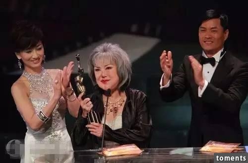 她曾是最美艷星，老公養小三與她同桌吃飯，整容變殘只能演鬼片