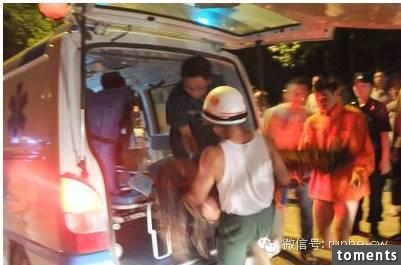 15歲女孩被裹著衣​​服送進醫院，媽媽一句話竟讓所有醫生憤怒了！