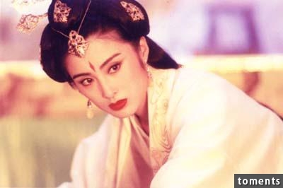 她是最性感的“星女郎”，大哥背後的女人，卻背負小三罪名至今