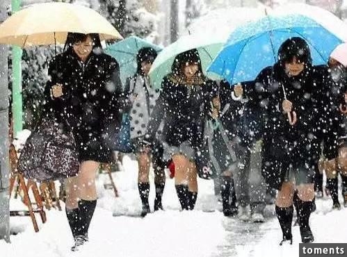 大雪天光腿滿街跑,日本人為啥不怕冷?