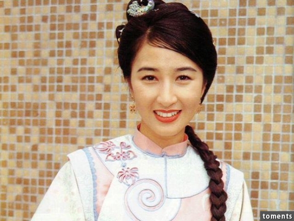 她是家喻戶曉的苗翠花，影帝老公曾擔憂配不上，50歲凍顏少女！