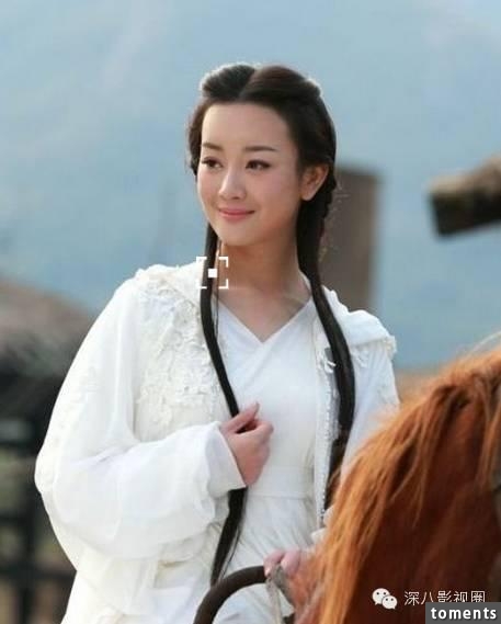 周潤發曾為她自殺，劉德華公開承認暗戀，最美小龍女在古墓外修行