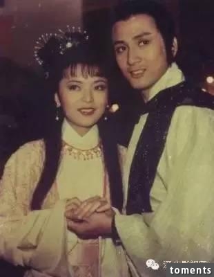 周潤發曾為她自殺，劉德華公開承認暗戀，最美小龍女在古墓外修行