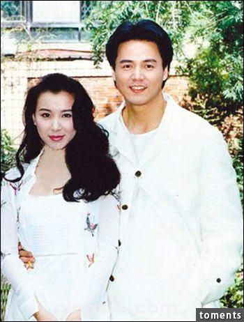 他曾是台灣第一小生八次跪地求婚，中年白頭，如今是身價百億商人