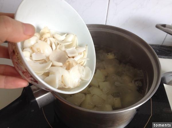 這一碗「去斑瘦身湯」…老媽喝完斑淡了，女兒喝半月掉12斤肥肉！女人每月喝一次消腫減肥抗衰老！