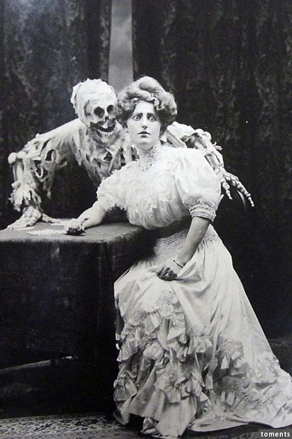 Once again, Victorian portraits rule everything.