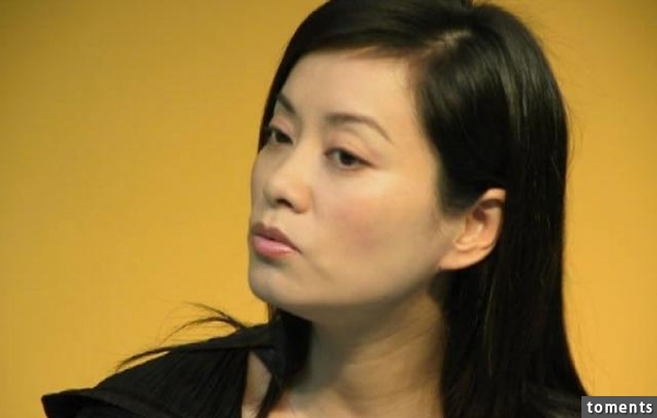 曾是工人一夜走紅，犯錯丟事業險自殺，被男友騙光錢悄嫁億萬富豪