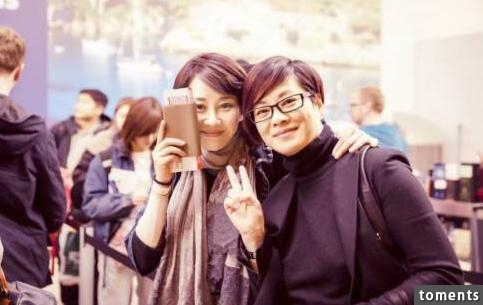 曾是工人一夜走紅，犯錯丟事業險自殺，被男友騙光錢悄嫁億萬富豪