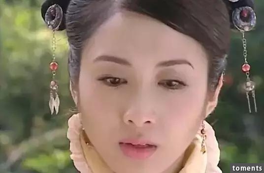 古惑仔『小結巴』44歲了，一路走來完全沒老過，不僅身材沒走樣，人還美得像少女一樣！宣布退出娛樂圈的真