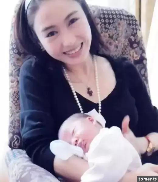 古惑仔『小結巴』44歲了，一路走來完全沒老過，不僅身材沒走樣，人還美得像少女一樣！宣布退出娛樂圈的真