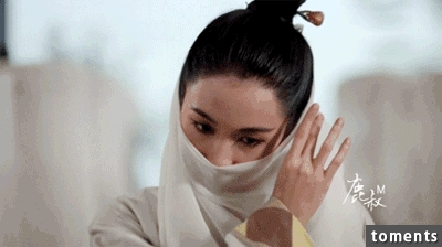 古惑仔『小結巴』44歲了，一路走來完全沒老過，不僅身材沒走樣，人還美得像少女一樣！宣布退出娛樂圈的真