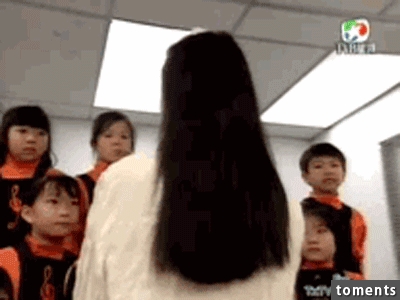 古惑仔『小結巴』44歲了，一路走來完全沒老過，不僅身材沒走樣，人還美得像少女一樣！宣布退出娛樂圈的真