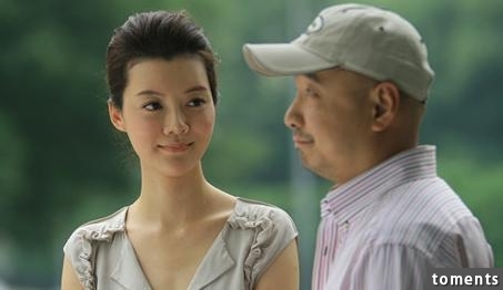 她因成龍“禍害”嫁土豪，又因流產而離婚，被傳億元分手費遭非議
