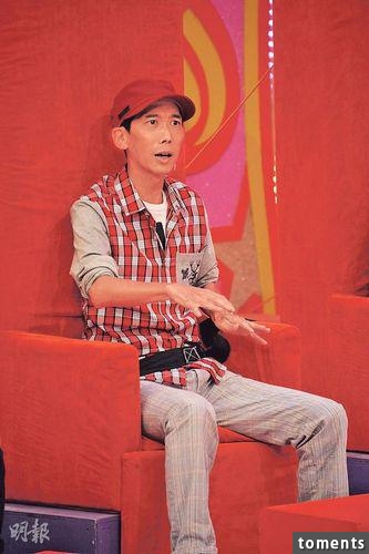 他曾是人見人愛的香港笑星，如今罹患鼻癌，還不幸中毒瘦成紙片人