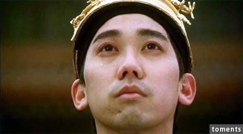 他曾是人見人愛的香港笑星，如今罹患鼻癌，還不幸中毒瘦成紙片人