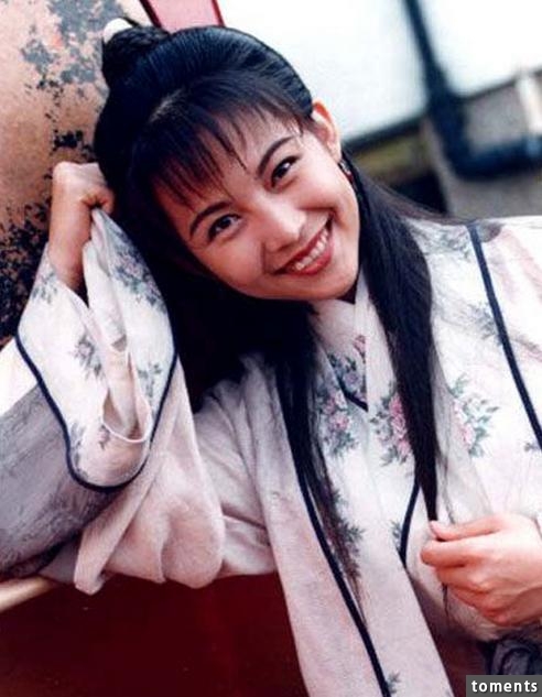 她是港姐也是公主，為還賭債不堪包養，如今美滿幸福羨煞眾人