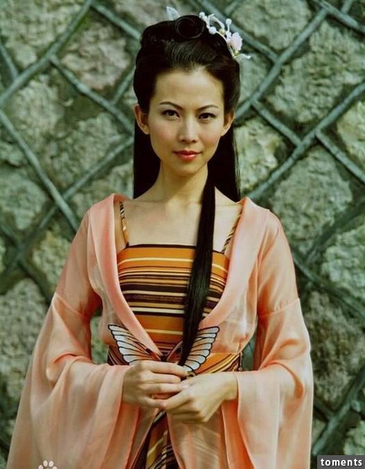 她是港姐也是公主，為還賭債不堪包養，如今美滿幸福羨煞眾人