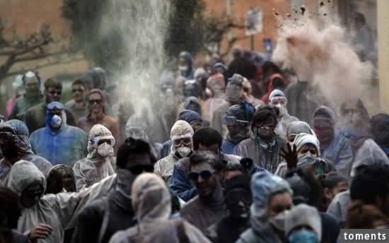 世界上最髒最亂的節日！第7個竟然要脫了衣服做那種事……網友直呼：好爽啊！打死你也不敢去！