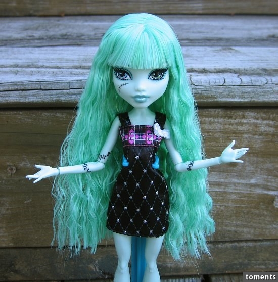 This Monster High doll is wondering why Kylie stole her style.