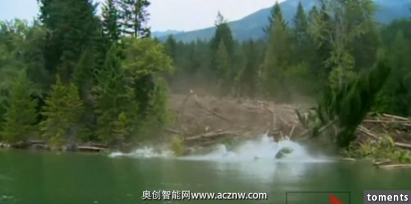 他們聽到森林中有樹被折斷的聲音接著令人恐怖的一幕就發生了