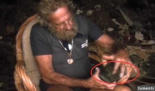 男子下海打魚發現一個洞穴，沒想到在裡面發現驚人的秘密