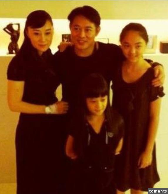 娛樂圈裡狂生女兒卻生不出兒子的男星，原來他們都曾經對老婆做了“一件事”...那就是....
