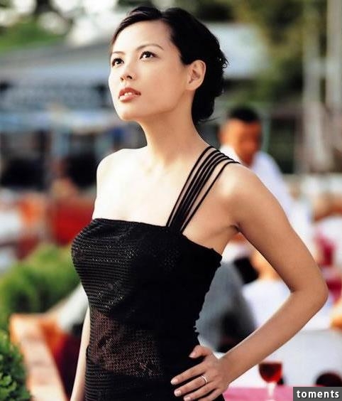 她曾是台灣學生情人，最經典的小昭，頭婚背夫出軌，再婚遭夫劈腿