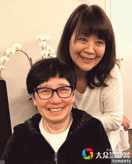 她曾和張艾嘉搶男人兩度離婚生女後與同性愛人愛得坦蕩