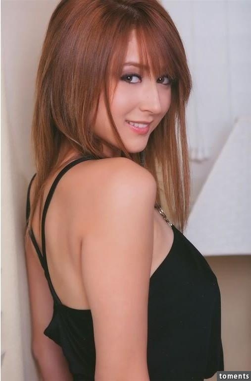 他曾經是日本最火紅的混血女神，沒想到意外懷孕結婚生子…讓人傻眼的是，離婚後才28歲的她已經劣化成這樣子…
