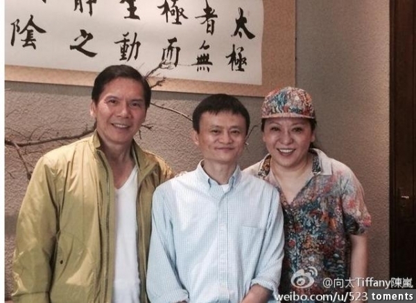 她敢罵周星馳混蛋敢封殺張柏芝,如今人老珠黃但曾美貌不輸關之琳!他是~