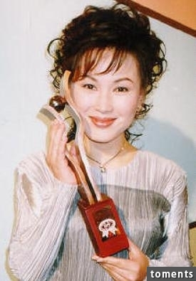 這個大美人，曾為了維護軟飯夫，當面狠嗆「馬景濤」！付出一切後，52歲的她下場竟是如此…