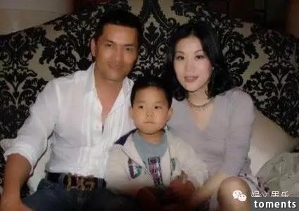 他與周潤發飆戲搶女人，戲外卻被黎明奪愛妻，影帝兼從商現很成功