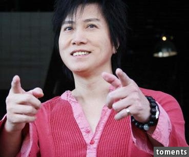 曾經他是紅極一時“民歌王”,當紅遇愛隱退,卻不幸成玻璃人病逝