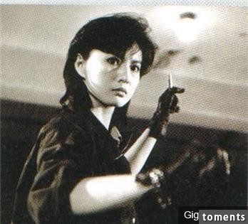 她當年是香港最美打女，嫁給富豪卻和“兒子”偷情導致……本該一蹶不振的她現在活的如此瀟灑，“風采”更勝當年！
