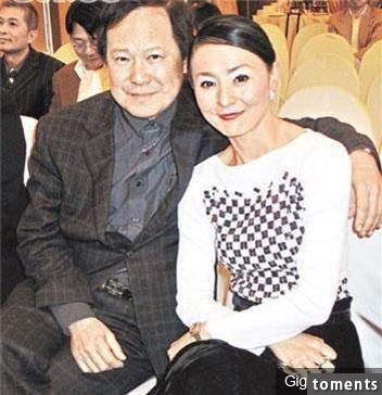 她當年是香港最美打女，嫁給富豪卻和“兒子”偷情導致……本該一蹶不振的她現在活的如此瀟灑，“風采”更勝當年！