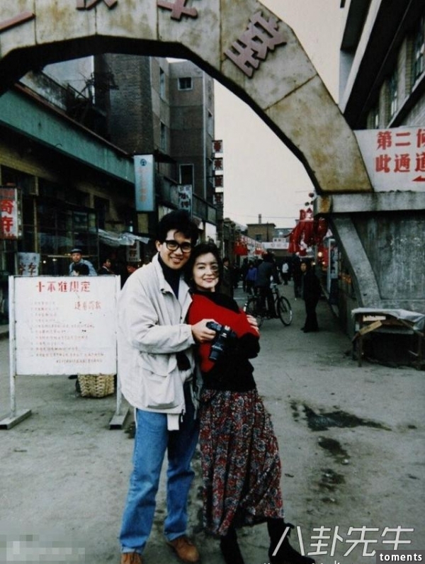 他是金馬影帝，後拋妻棄子，給林青霞下跪，單身二十年至今