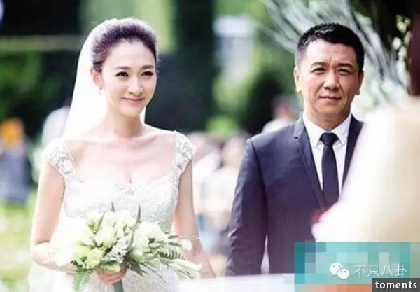 一次劈腿兩次流產男友被砍與謝娜情淡,李小冉身材和人生都有料!