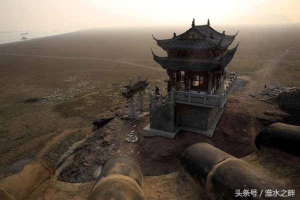 中國這座古建築物，一年隻出現一次，其餘時間全部沉入湖水中