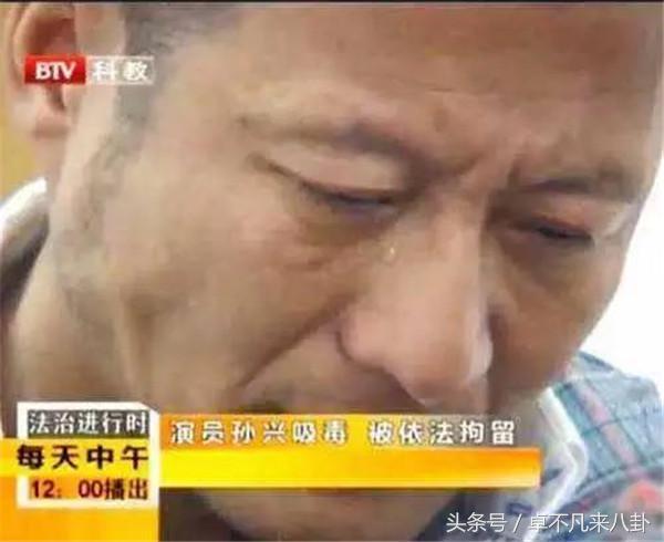 53歲孫興近照：情生小12歲演員淨身出戶，今落魄再次求婚前妻