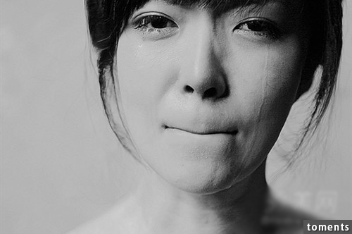 让她难过到上网直问:「很难过,难道说话一定要这样吗.」