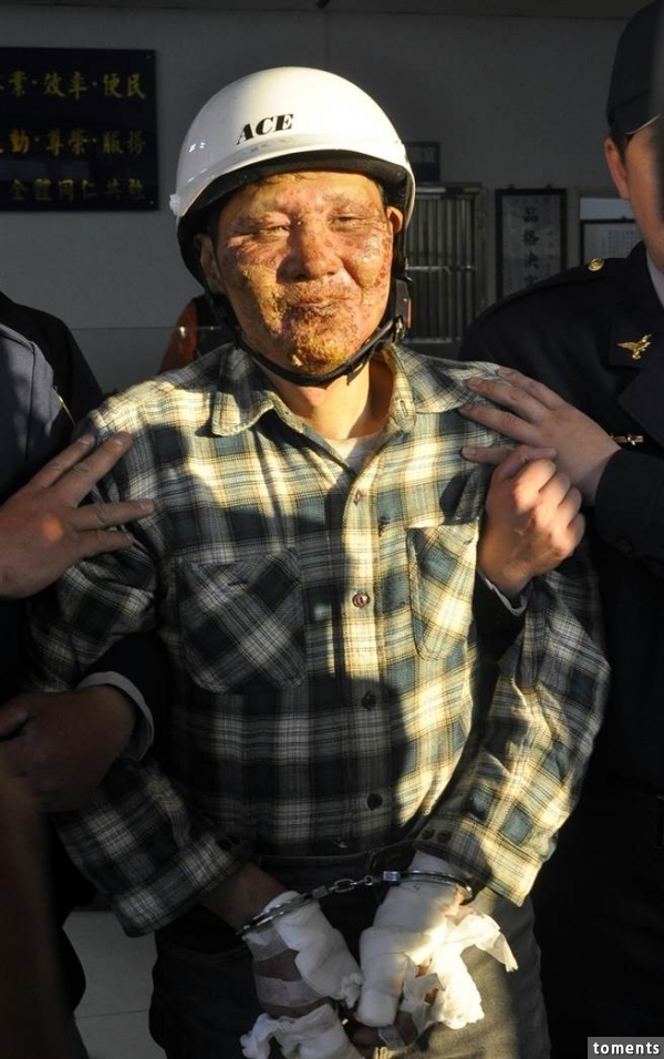 还自毁容貌企图逃避罪刑!最后却因"这点"破功而被逮捕归案!